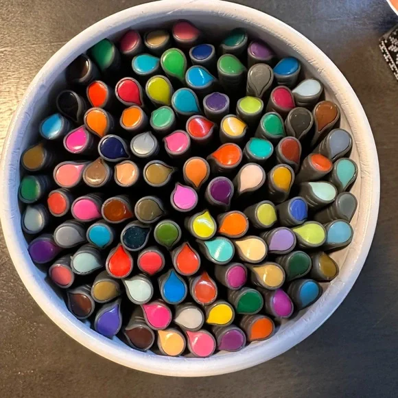 100 Vibrant Colors Fineliner Pens - Picture 3 of 3